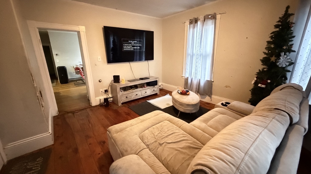 70 Vale Street Worcester, MA 01604 - Photo 12 of 28