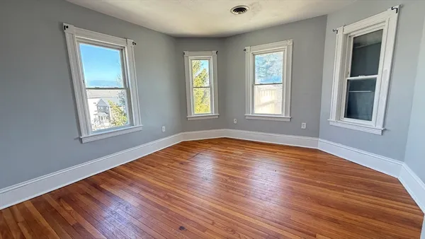 $759,900 | 70 Vale Street, Worcester, MA 01604