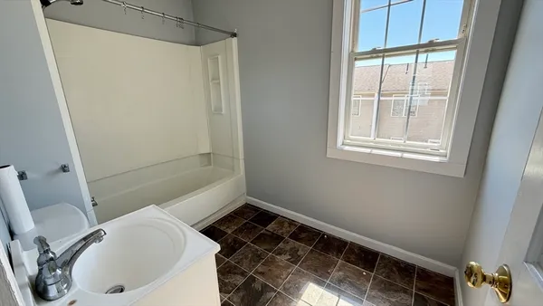 $759,900 | 70 Vale Street, Worcester, MA 01604