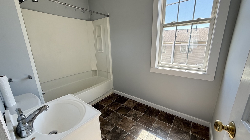 70 Vale Street Worcester, MA 01604 - Photo 25 of 28