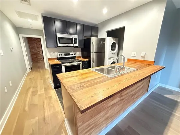 $1,500 | 709 Jackson Avenue, Unit 104, New Orleans, LA 70130