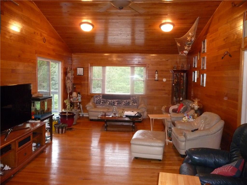 596 Devils Den Road Burgettstown, PA 15021 - Photo 3 of 24