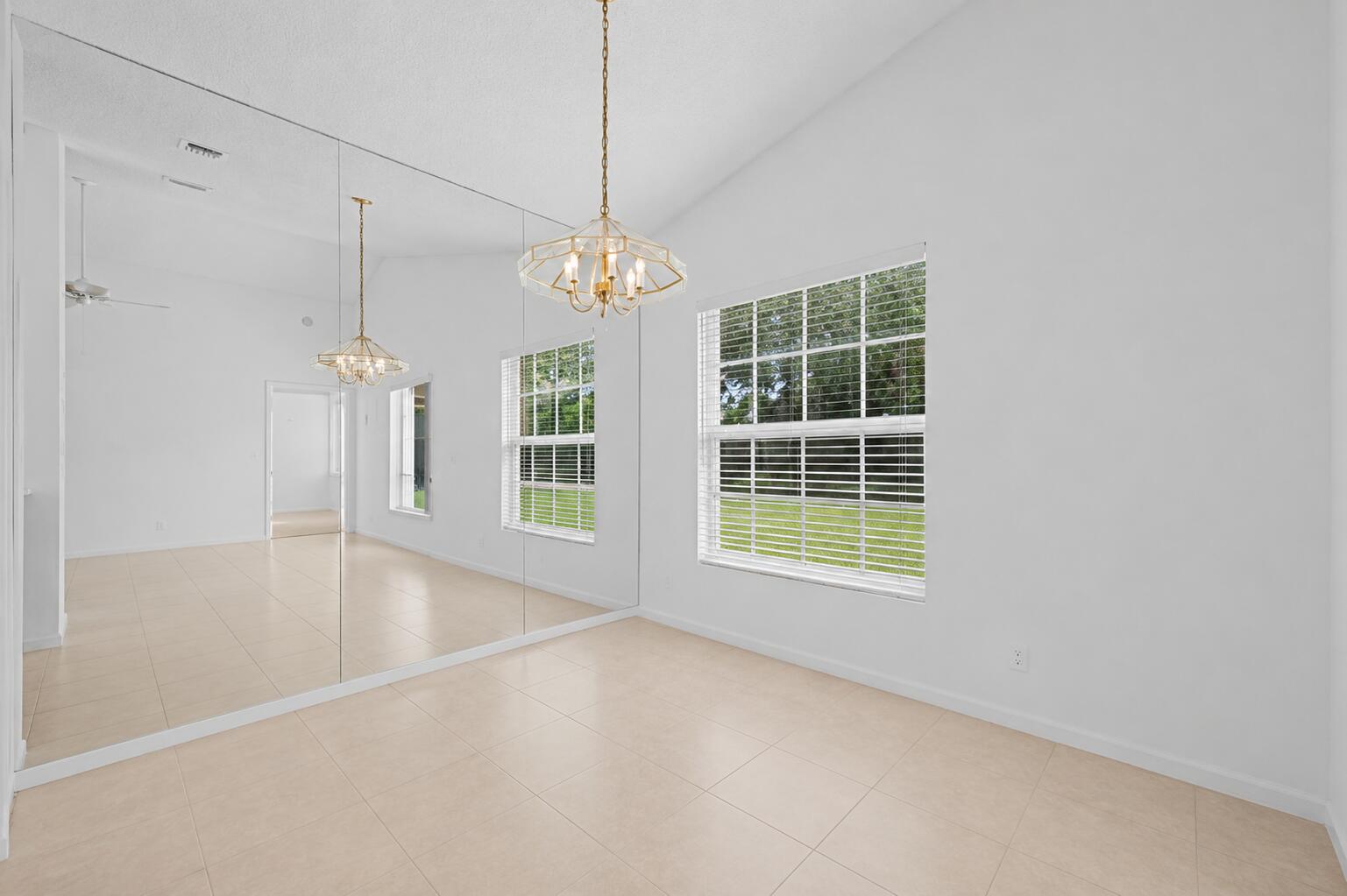6397 Garrett Street Jupiter, FL 33458 - Photo 7 of 22 Dining 2