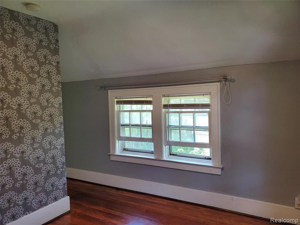358 West Iroquois Road Pontiac, MI 48341 - Photo 17 of 29