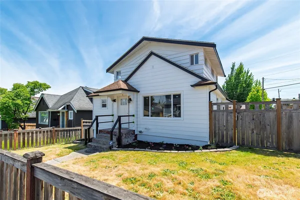 $520,000 | 1231 4th Street, Bremerton, WA 98337