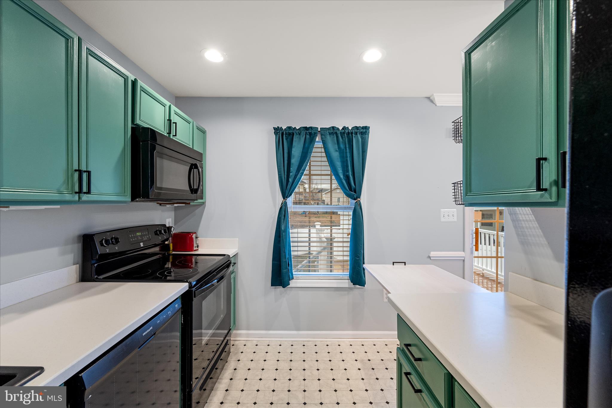 185 Ford Circle Inwood, WV 25428 - Photo 8 of 36 Kitchen