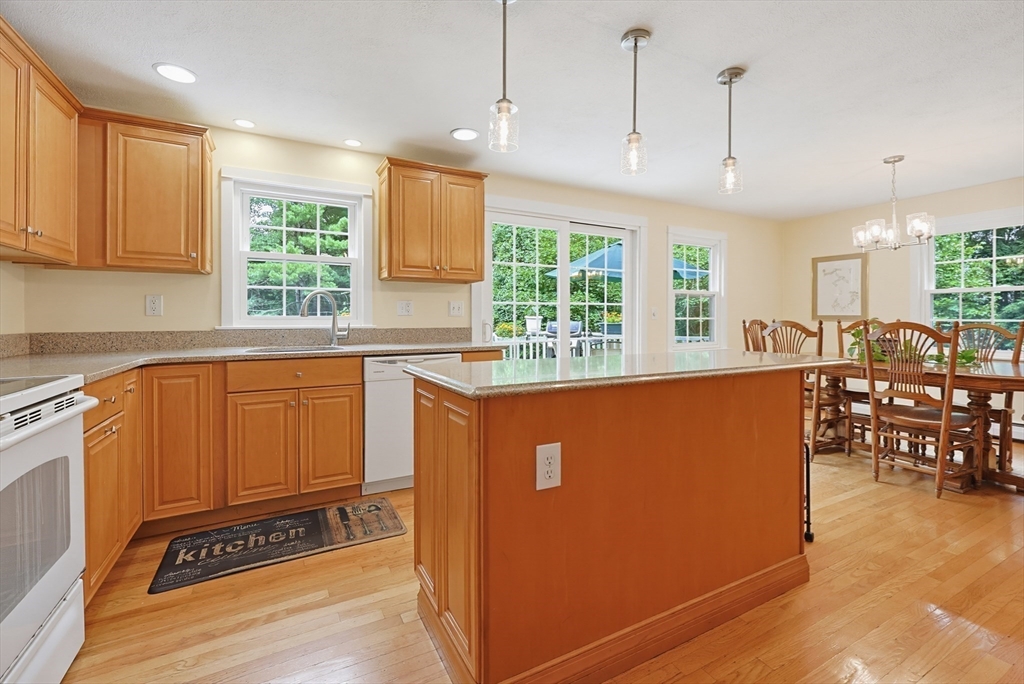 76 Gilbert Street Mansfield, MA 02048 - Photo 6 of 42