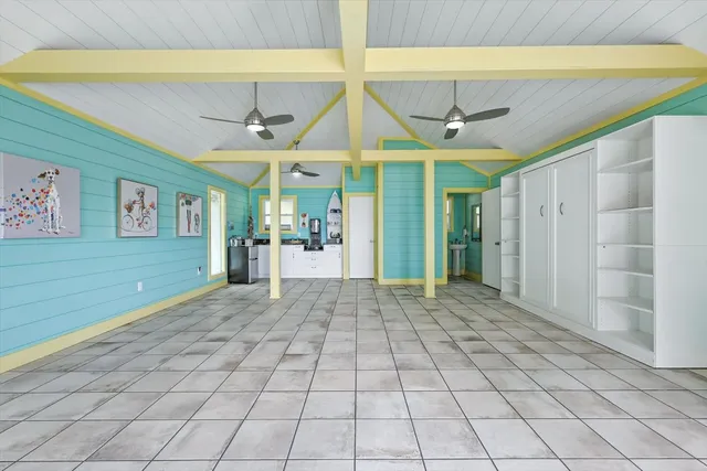 a view of a livingroom with furniture