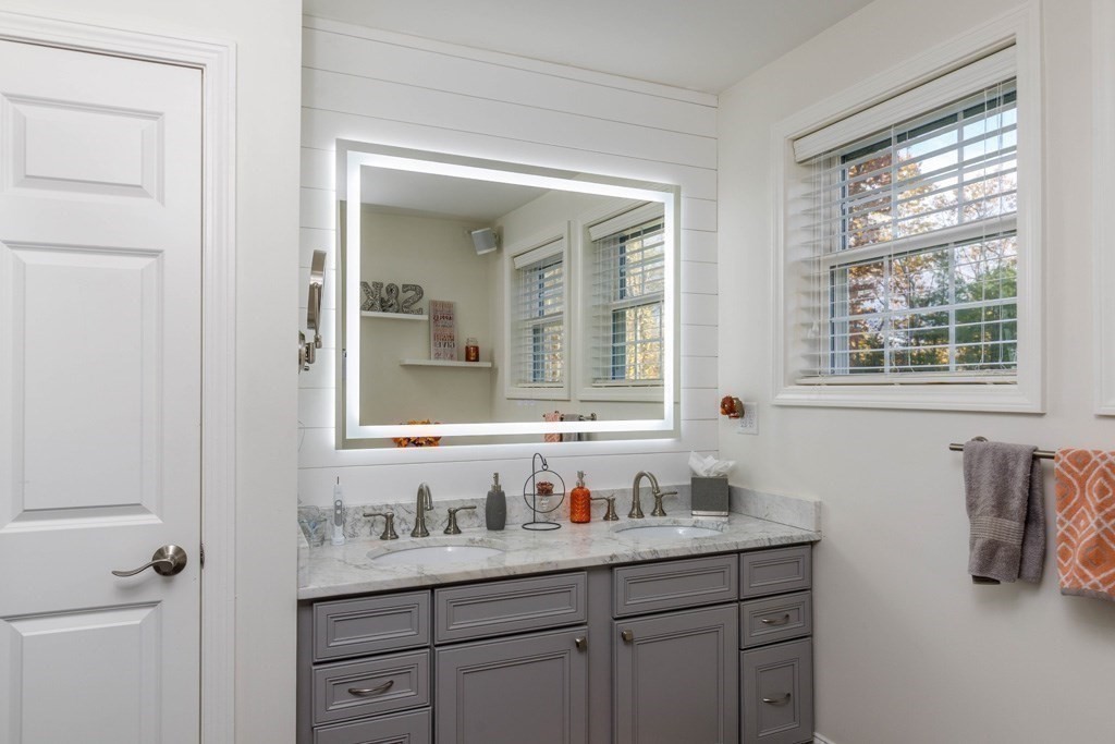 80 West Townsend Road Lunenburg, MA 01462 - Photo 14 of 42