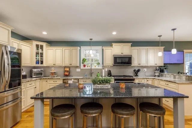 $950,000 | 80 West Townsend Road, Lunenburg, MA 01462