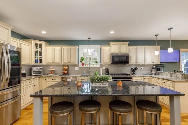 $950,000 | 80 West Townsend Road, Lunenburg, MA 01462