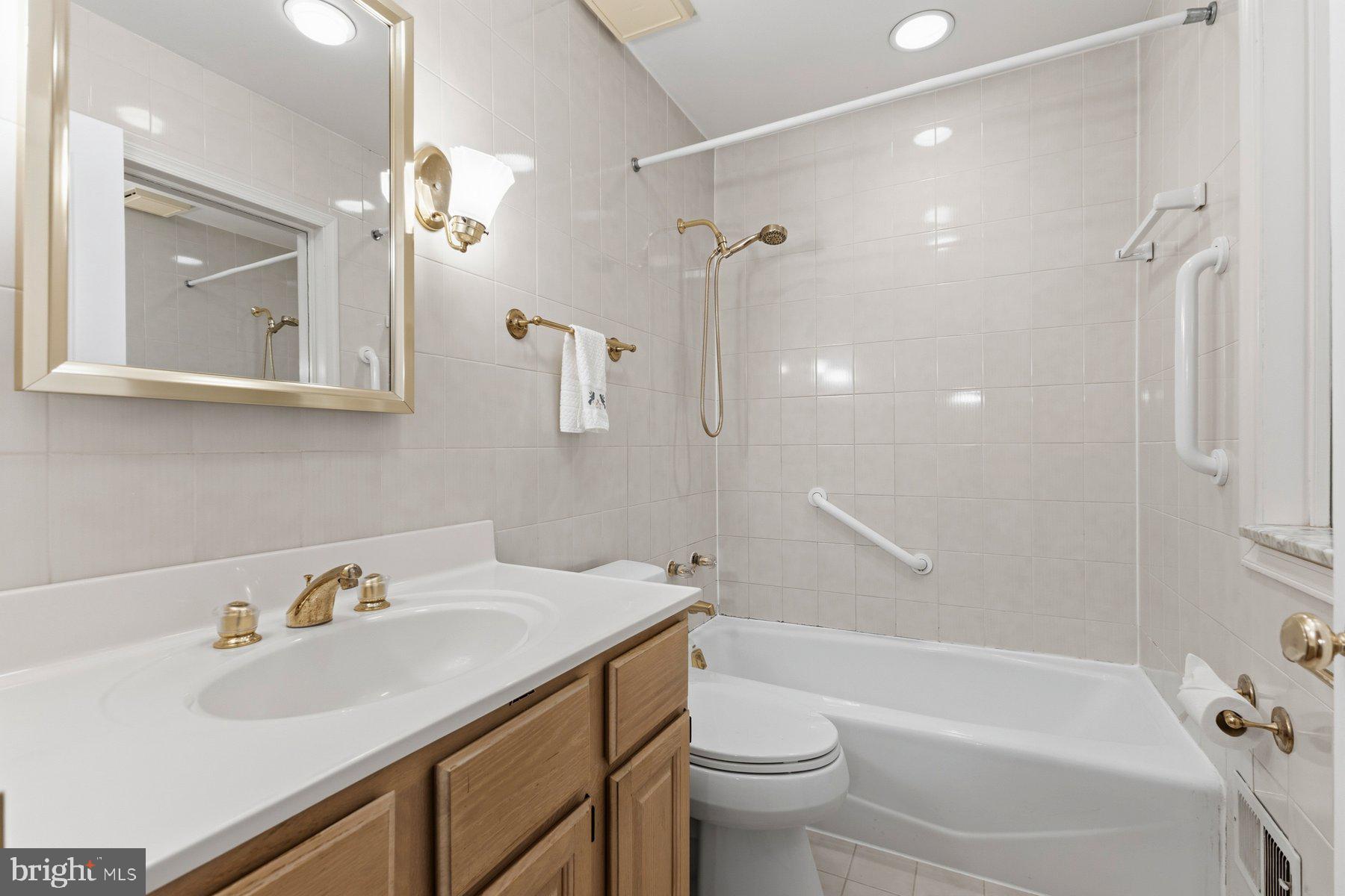 8220 Carrleigh Parkway, Unit 11 Springfield, VA 22152 - Photo 19 of 26