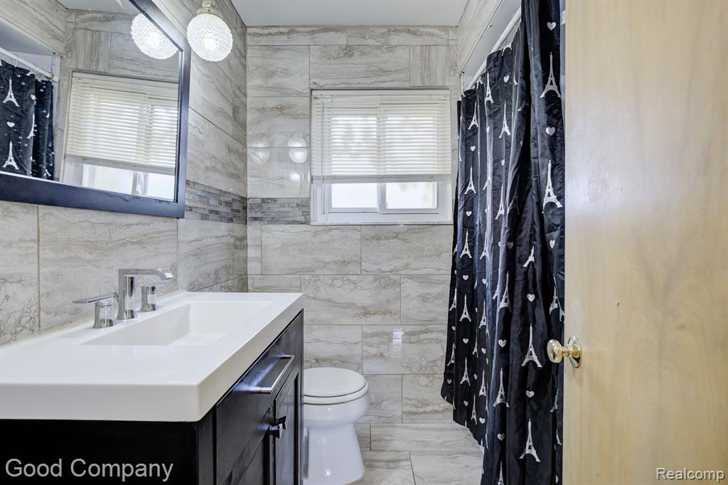 28356 Ridgebrook Road Farmington Hills, MI 48334 - Photo 26 of 44