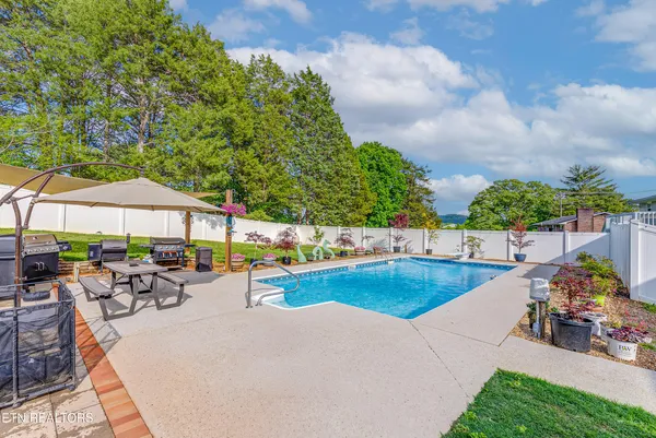 $410,000 | 7808 Hallsdale Road, Knoxville, TN 37938