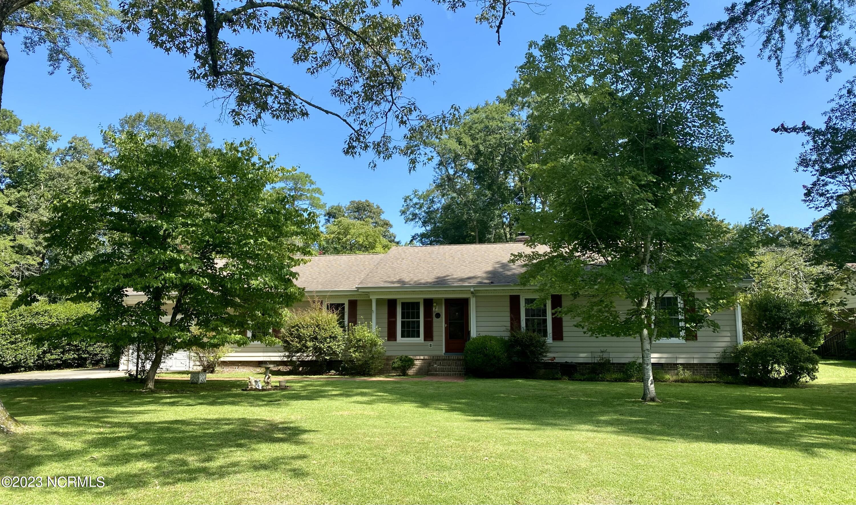 412 Rockledge Road New Bern, NC 28562 - Photo 2 of 51 IMG_6316