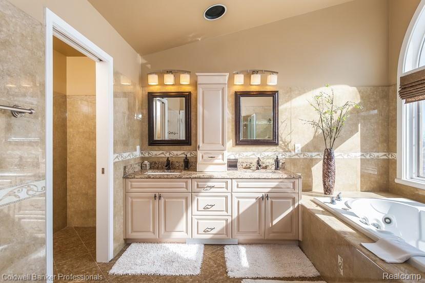 5801 Brewster Road Rochester, MI 48306 - Photo 12 of 30 Brewster Master Bath.jpg