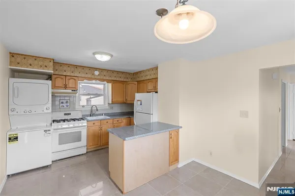 $2,250 | 119 Church Street, Lodi, NJ 07644