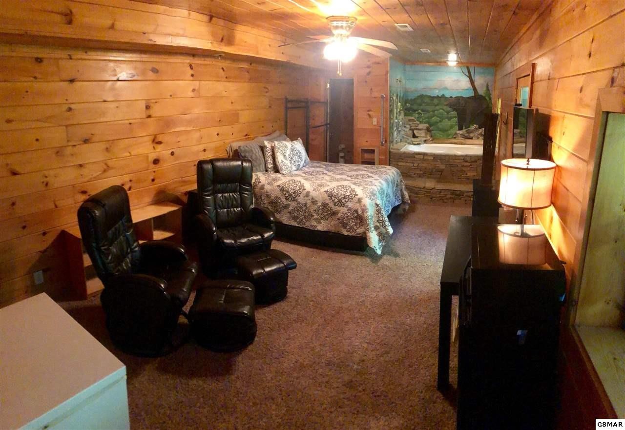 528 Hideaway Ridge Circle Sevierville, TN 37862 - Photo 9 of 34 Gallery Image 9