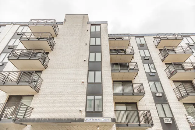 a picture of a building