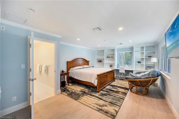 $18,000 | 1065 Gulf Shore Boulevard North, Unit 201, Naples, FL 34102