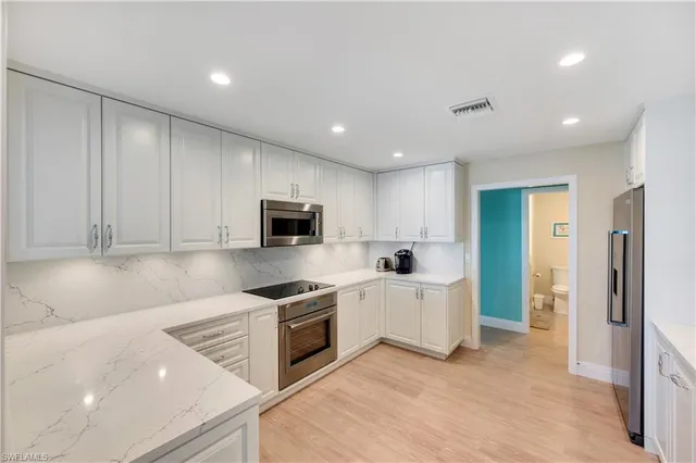 $18,000 | 1065 Gulf Shore Boulevard North, Unit 201, Naples, FL 34102