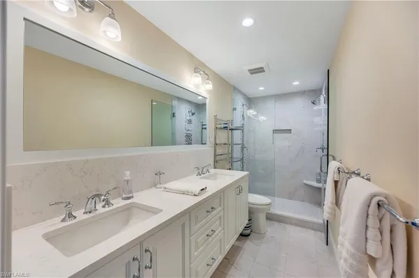 $18,000 | 1065 Gulf Shore Boulevard North, Unit 201, Naples, FL 34102