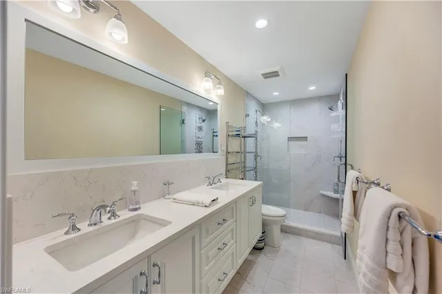 $18,000 | 1065 Gulf Shore Boulevard North, Unit 201, Naples, FL 34102