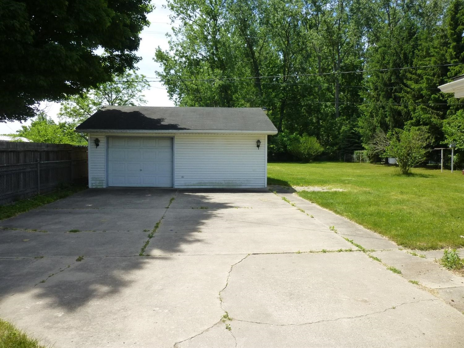 10810 Textile Road Belleville, MI 48111 - Photo 4 of 10 Photo 4