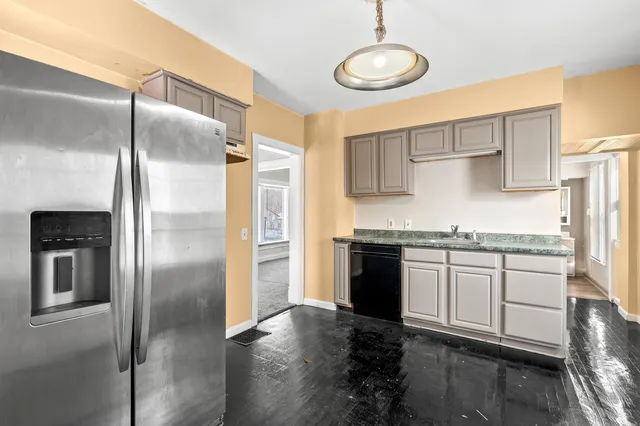 $115,000 | 128 East Belmont Street, Kalamazoo, MI 49001