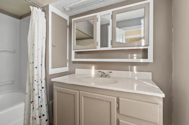 $115,000 | 128 East Belmont Street, Kalamazoo, MI 49001