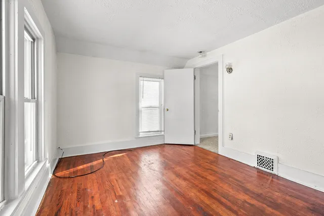 $115,000 | 128 East Belmont Street, Kalamazoo, MI 49001