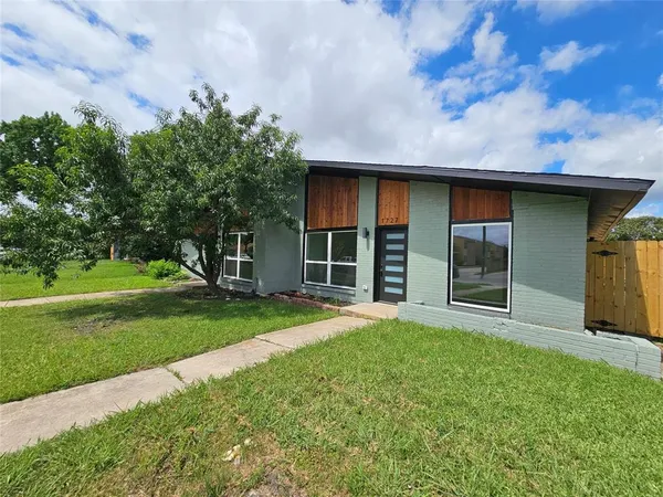 $1,999 | 1725 R Avenue, Unit 1727, Plano, TX 75074