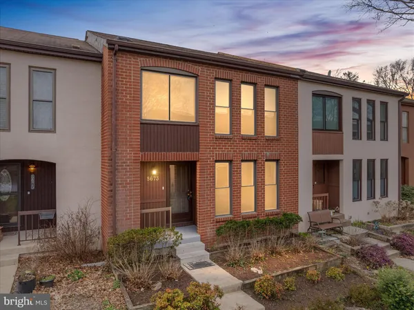 $425,000 | 5673 Phelps Luck Drive, Columbia, MD 21045