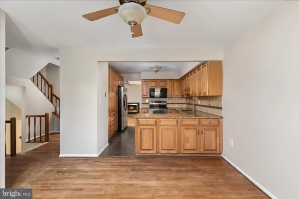 $425,000 | 5673 Phelps Luck Drive, Columbia, MD 21045