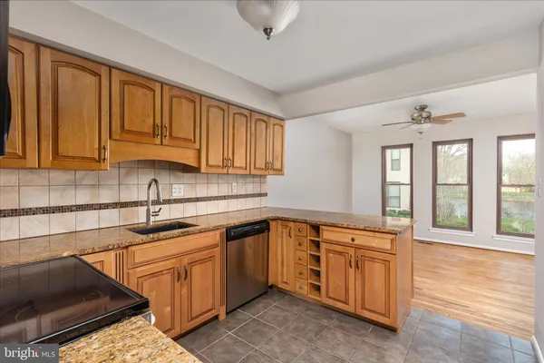 $425,000 | 5673 Phelps Luck Drive, Columbia, MD 21045