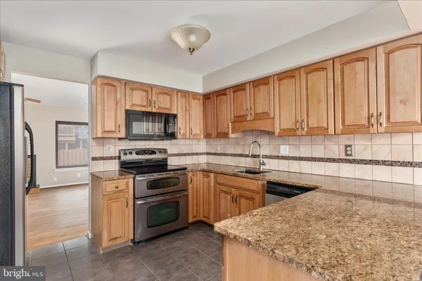 $425,000 | 5673 Phelps Luck Drive, Columbia, MD 21045