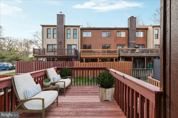 $425,000 | 5673 Phelps Luck Drive, Columbia, MD 21045