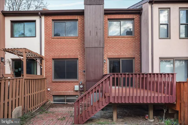 $425,000 | 5673 Phelps Luck Drive, Columbia, MD 21045