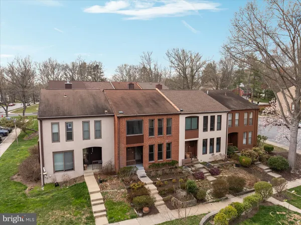 $425,000 | 5673 Phelps Luck Drive, Columbia, MD 21045