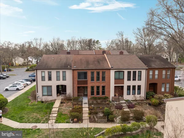 $425,000 | 5673 Phelps Luck Drive, Columbia, MD 21045