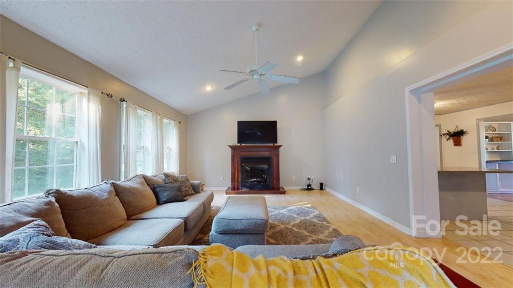 577 Causby Road Morganton, NC 28655 - Photo 10 of 48 Gallery Image 10