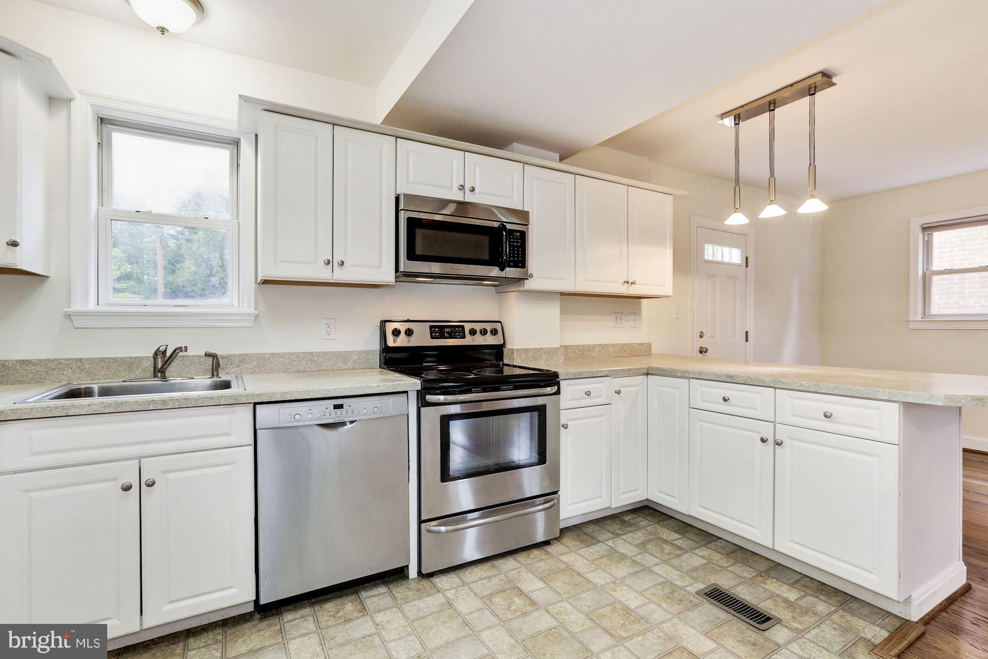 4425 River Road Northwest Washington, DC 20016 - Photo 5 of 23 Kitchen