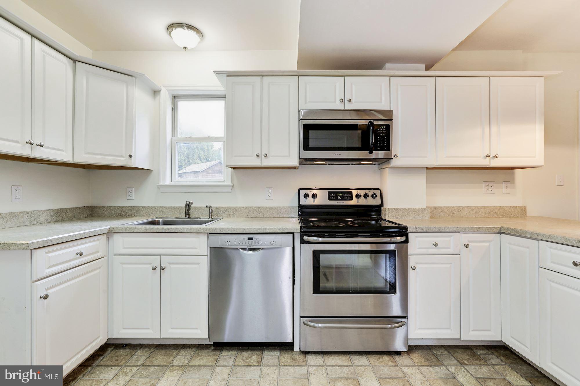 4425 River Road Northwest Washington, DC 20016 - Photo 6 of 23 Kitchen