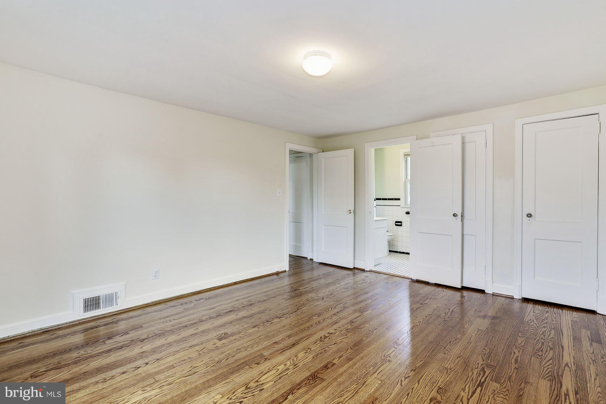 4425 River Road Northwest Washington, DC 20016 - Photo 9 of 23 Bedroom (Master)