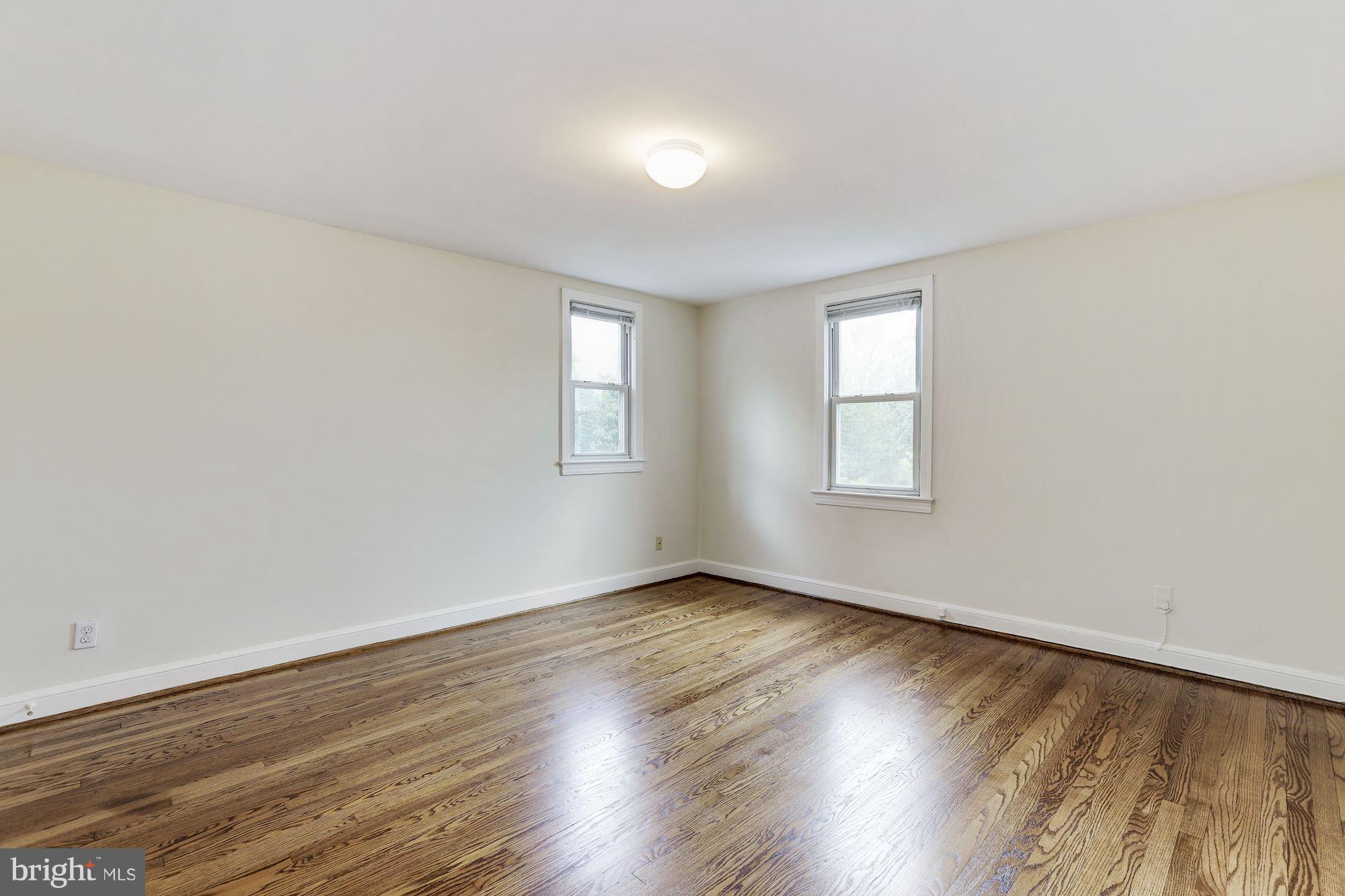 4425 River Road Northwest Washington, DC 20016 - Photo 10 of 23 Bedroom (Master)