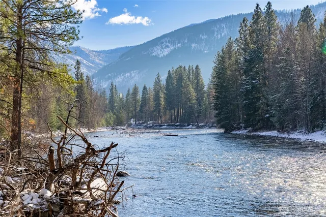a view of a lake with houses