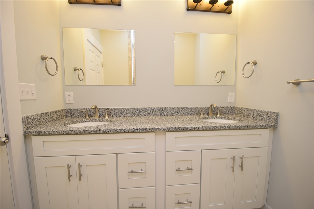 72 Lawrence Road Salem, NH 03079 - Photo 19 of 39
