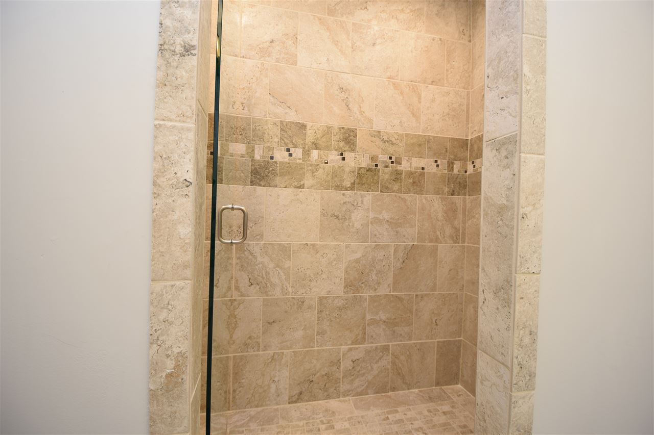 72 Lawrence Road Salem, NH 03079 - Photo 21 of 39