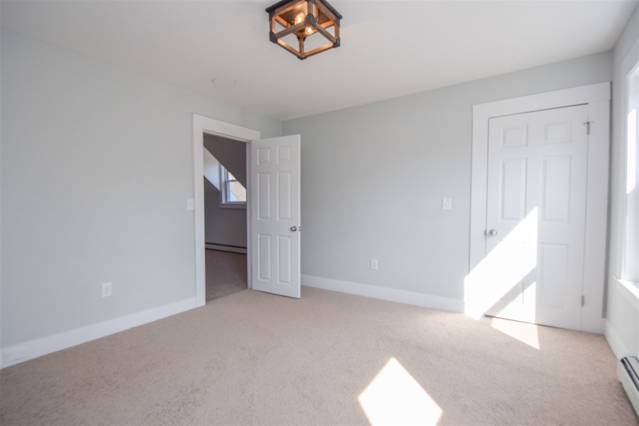 72 Lawrence Road Salem, NH 03079 - Photo 25 of 39