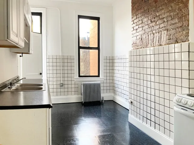 $3,400 | 604 Manhattan Avenue, Unit 4R | Greenpoint